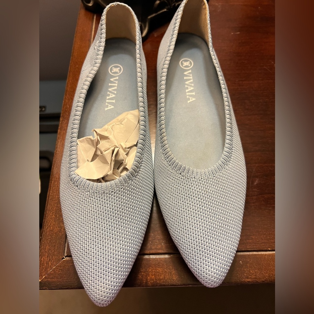 Vivaia Pointed Toe Flats Blue Size 40
